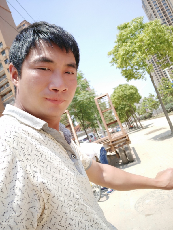 勇哥的第一张照片--石家庄相亲服务中心