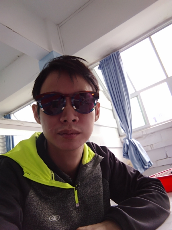 五华移民男的第一张照片--石家庄相亲服务中心