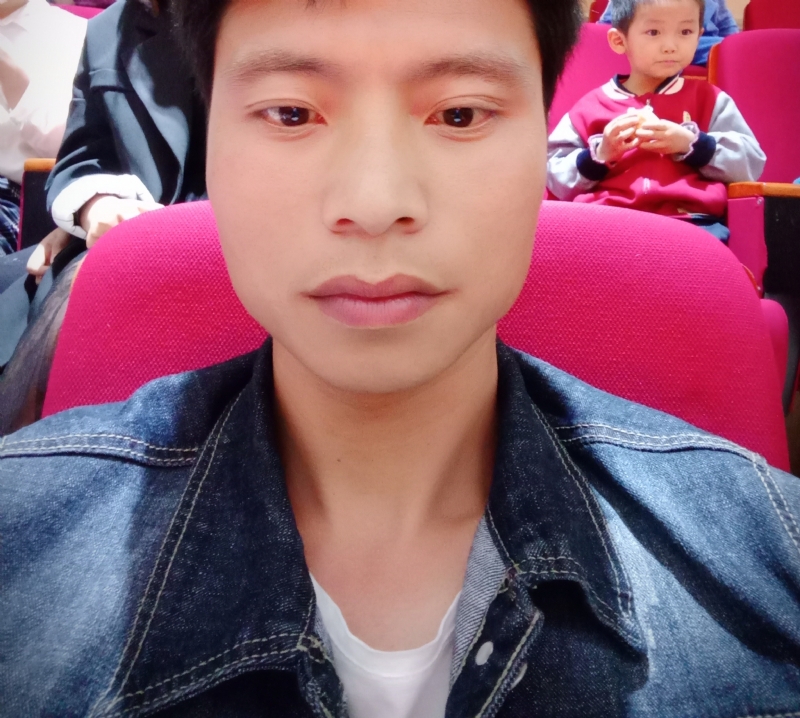 奋斗青年的第一张照片--石家庄相亲服务中心