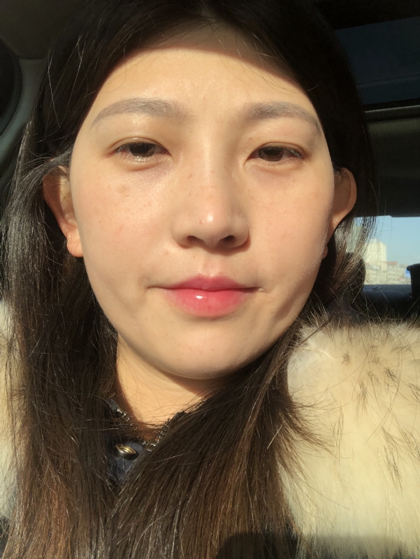 轻闭双眼的第一张照片--石家庄相亲服务中心