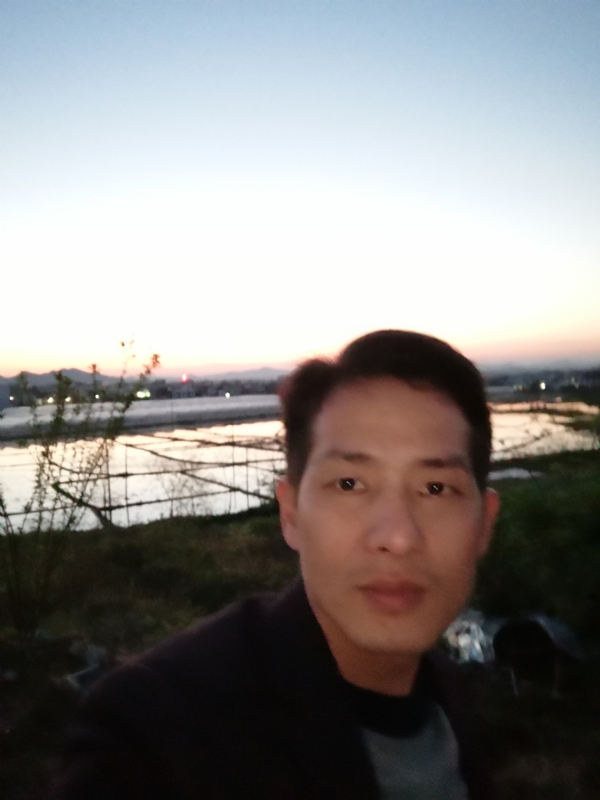 不忘初心的第一张照片--石家庄相亲服务中心