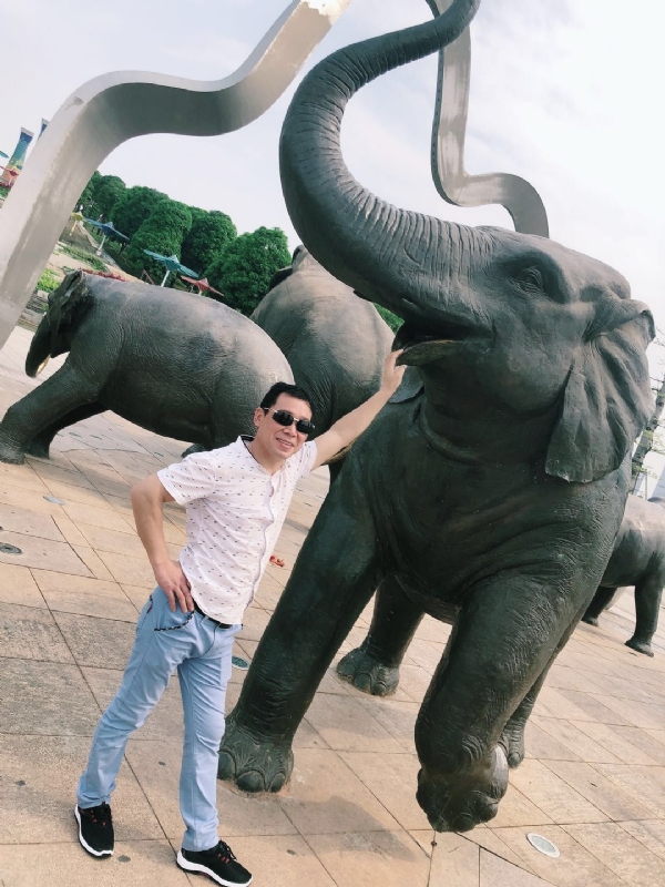 朝望大海的第三张照片--石家庄相亲服务中心