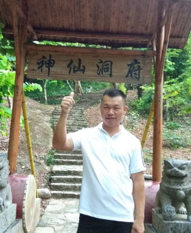 强仔的第一张照片--石家庄相亲服务中心