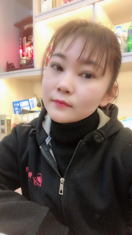 泡沫的第一张照片--石家庄相亲服务中心