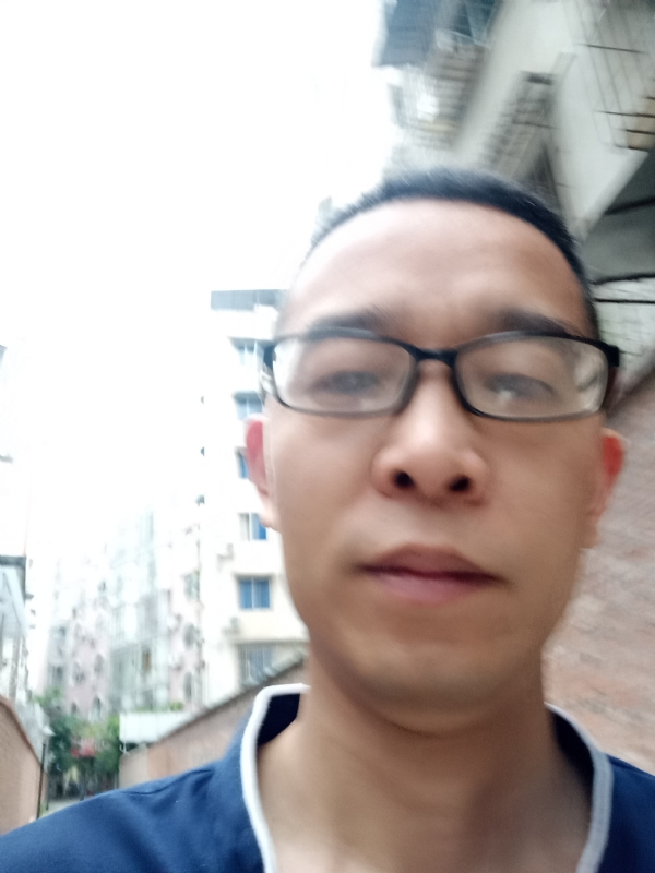 眼镜的第一张照片--石家庄相亲服务中心