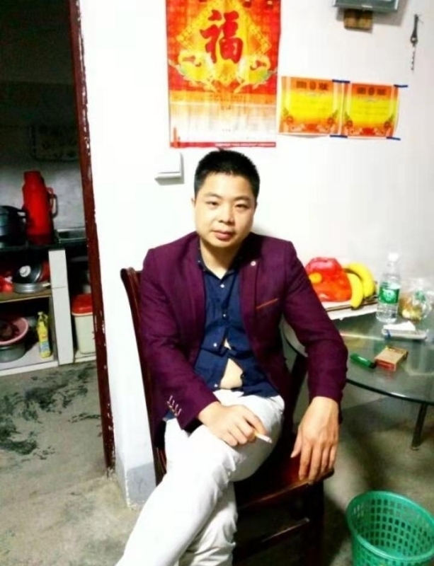 蓝色的微笑的第一张照片--石家庄相亲服务中心