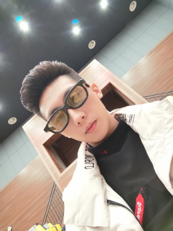 少年已不在年少的第一张照片--石家庄相亲服务中心