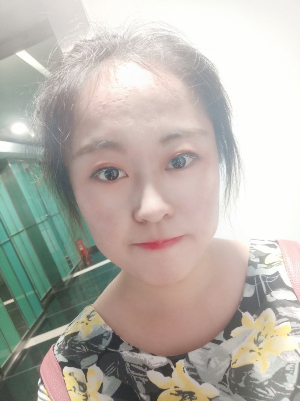 小花伞的第一张照片--石家庄相亲服务中心