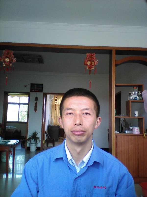 红玫瑰的第一张照片--石家庄相亲服务中心