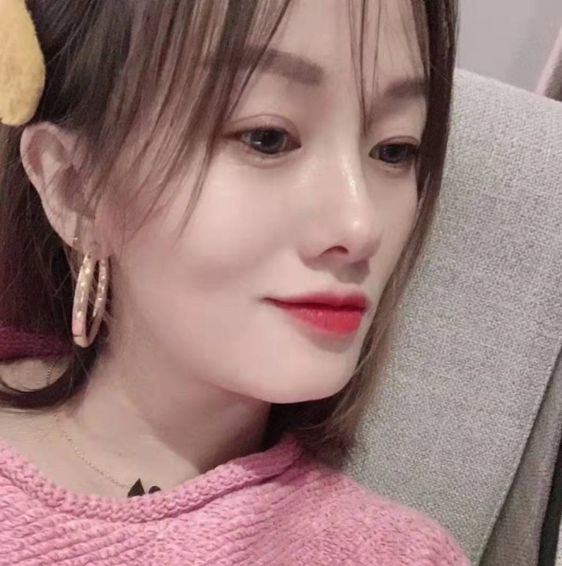 微醺的笑容的第一张照片--石家庄相亲服务中心