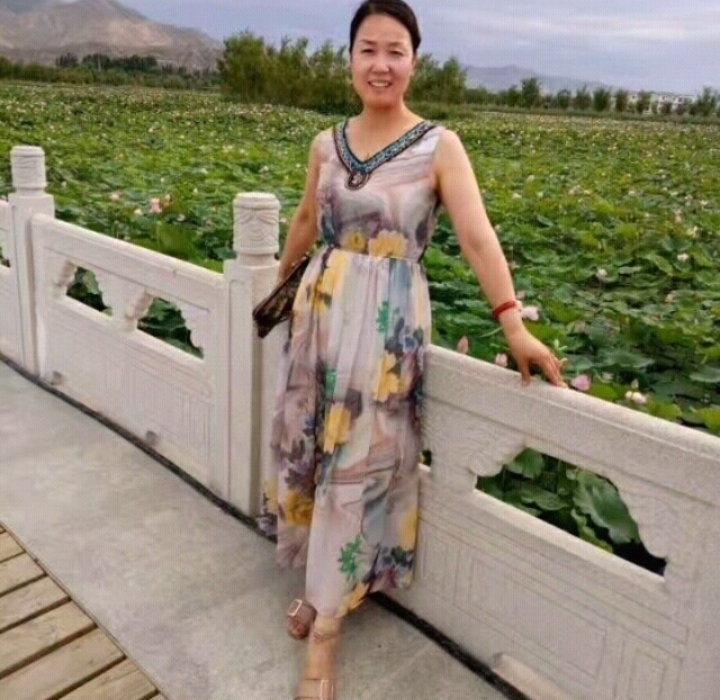 红叶的第一张照片--石家庄相亲服务中心