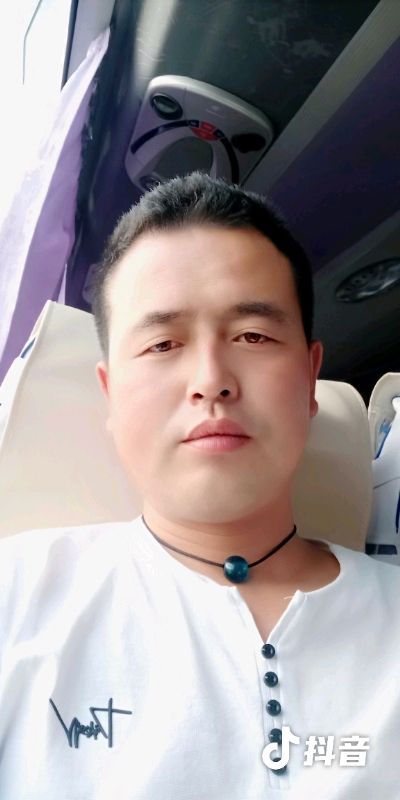 瞬间被爱上的第一张照片--石家庄相亲服务中心