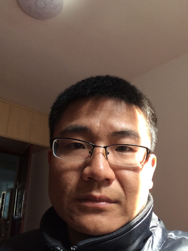 余浩浩的第一张照片--石家庄相亲服务中心