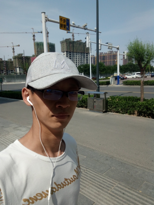 挥一挥手什么都没有的第一张照片--石家庄相亲服务中心