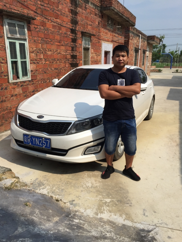 独坐街头的第三张照片--石家庄相亲服务中心