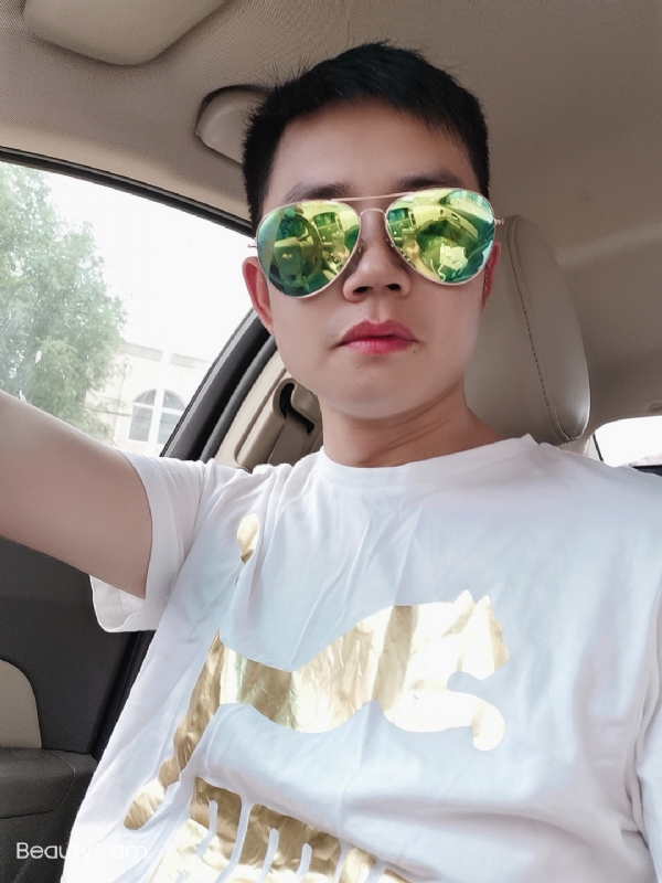 奋斗的第一张照片--石家庄相亲服务中心