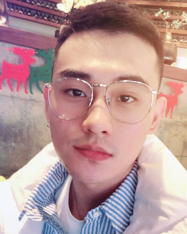 胡强很孤单的第一张照片--石家庄相亲服务中心