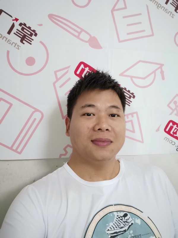 轻静地行走着的第一张照片--石家庄相亲服务中心