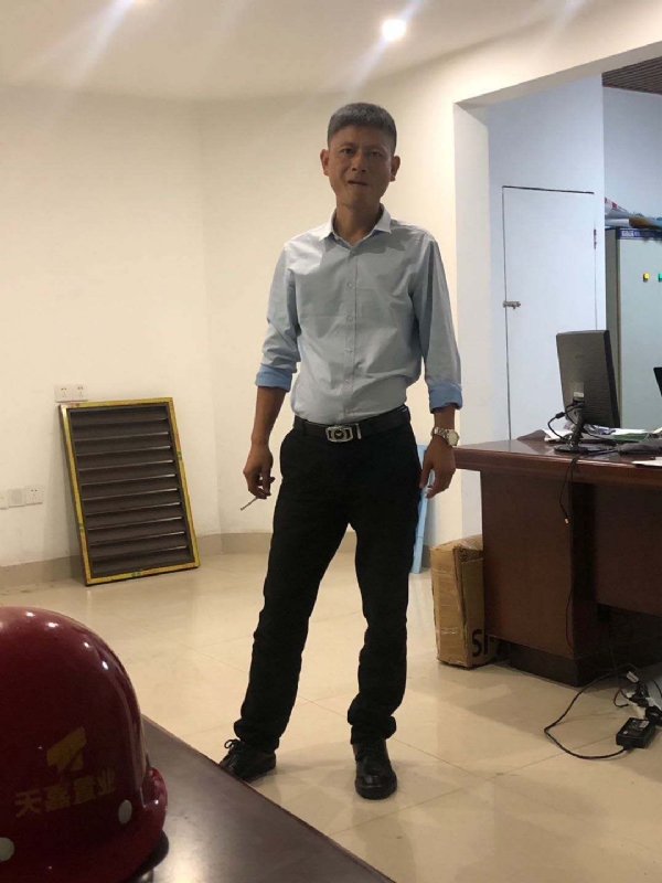 郁闷之中的第一张照片--石家庄相亲服务中心