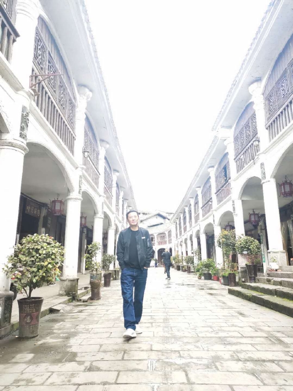 斌哥哥的第一张照片--石家庄相亲服务中心