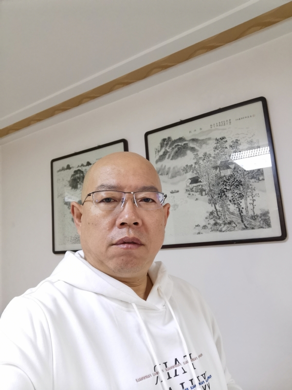 光头博士的第一张照片--石家庄相亲服务中心