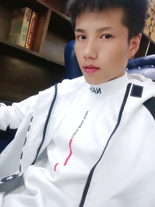 梁辞的第二张照片--石家庄相亲服务中心