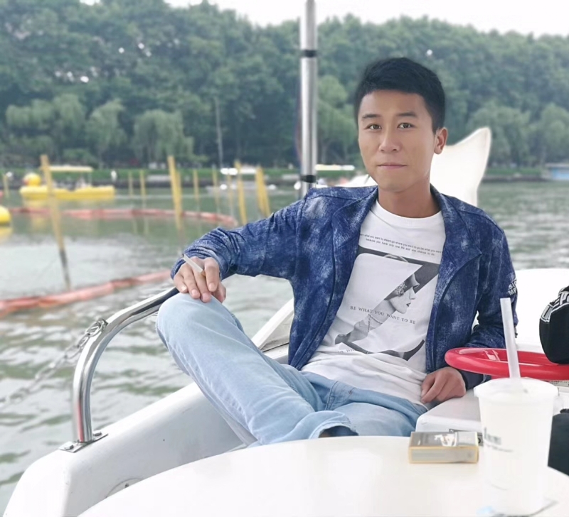 小熊微品的第一张照片--石家庄相亲服务中心