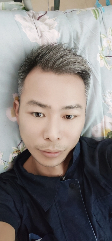 火山口的第一张照片--石家庄相亲服务中心