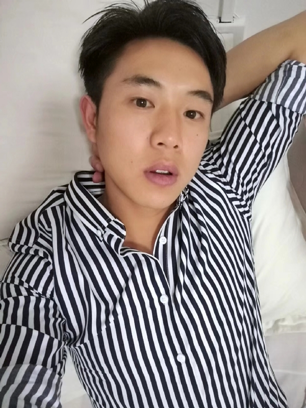 小雷的第二张照片--石家庄相亲服务中心