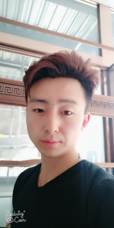 拼命微笑的第二张照片--石家庄相亲服务中心