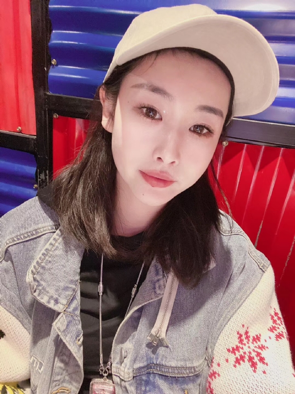 玲珑的第一张照片--石家庄相亲服务中心