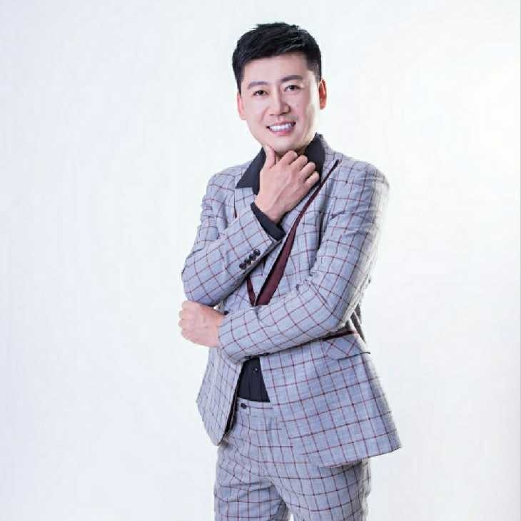 屋顶拾荒人的第一张照片--石家庄相亲服务中心