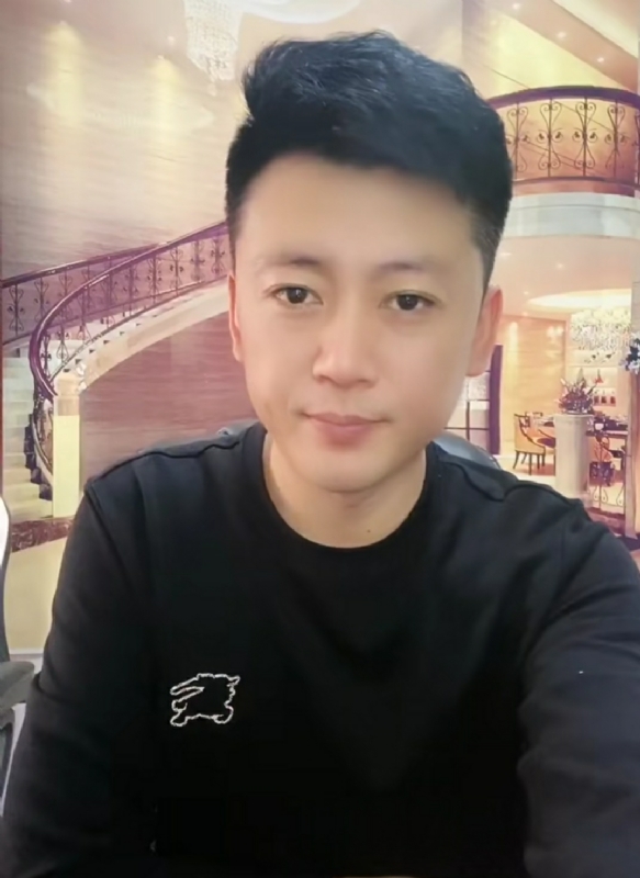 屋顶拾荒人的第三张照片--石家庄相亲服务中心