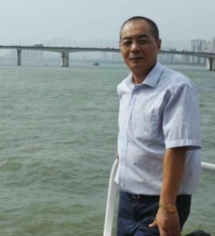 辛民的第二张照片--石家庄相亲服务中心