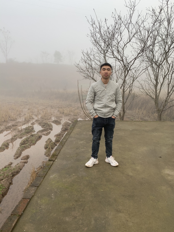 迷路的小猪的第一张照片--石家庄相亲服务中心