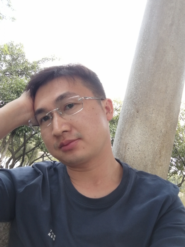 不如随风的第一张照片--石家庄相亲服务中心