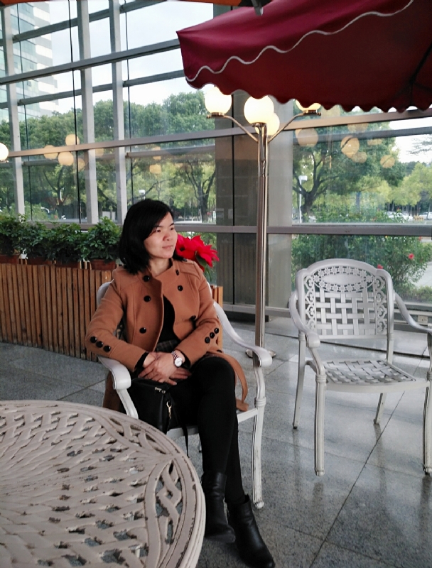 执迷不悔的第一张照片--石家庄相亲服务中心