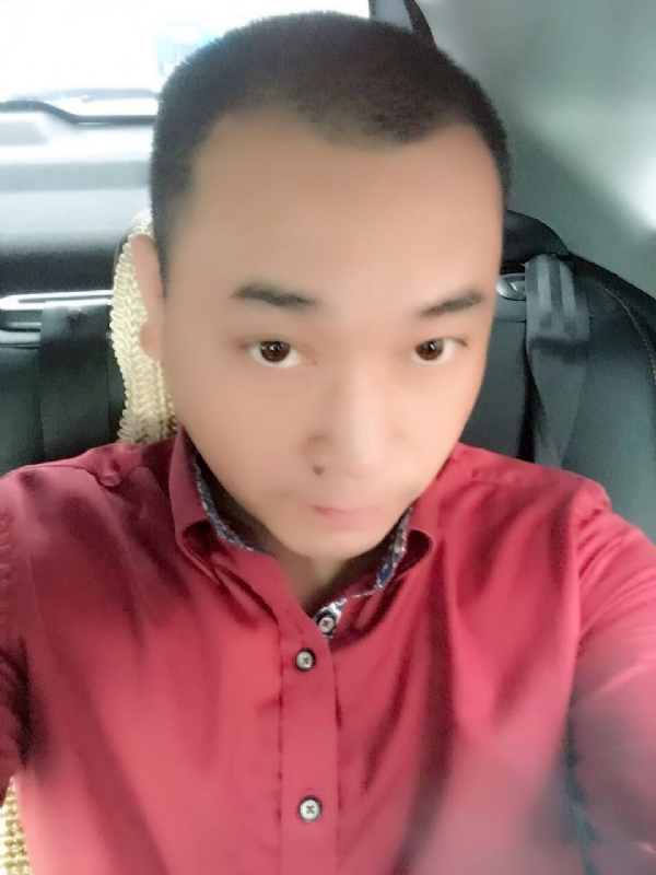 在一个路口等的第一张照片--石家庄相亲服务中心