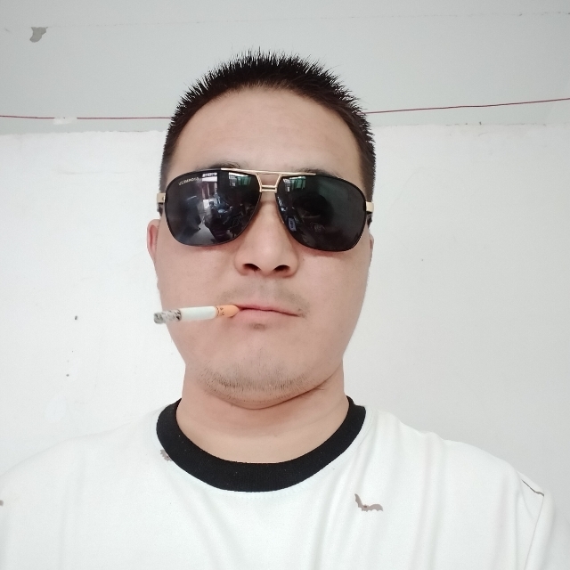 白伟伟的第一张照片--石家庄相亲服务中心