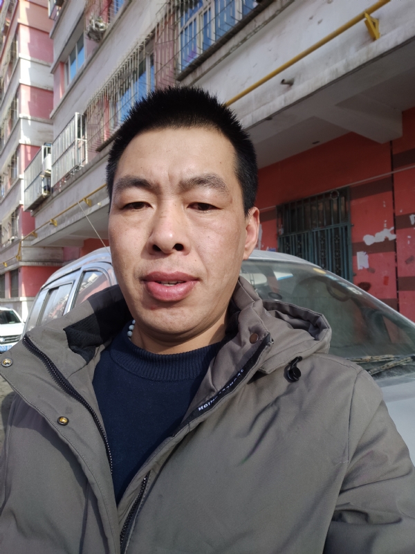 华哥的第二张照片--石家庄相亲服务中心