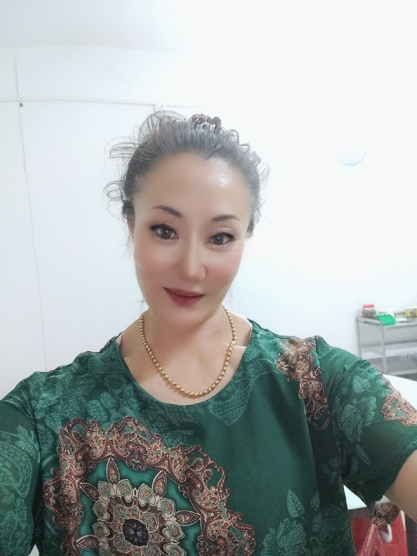 燕子的第二张照片--石家庄相亲服务中心