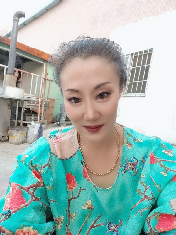 燕子的第三张照片--石家庄相亲服务中心