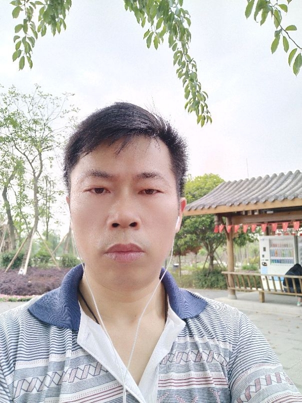 一个人的孤单的第一张照片--石家庄相亲服务中心