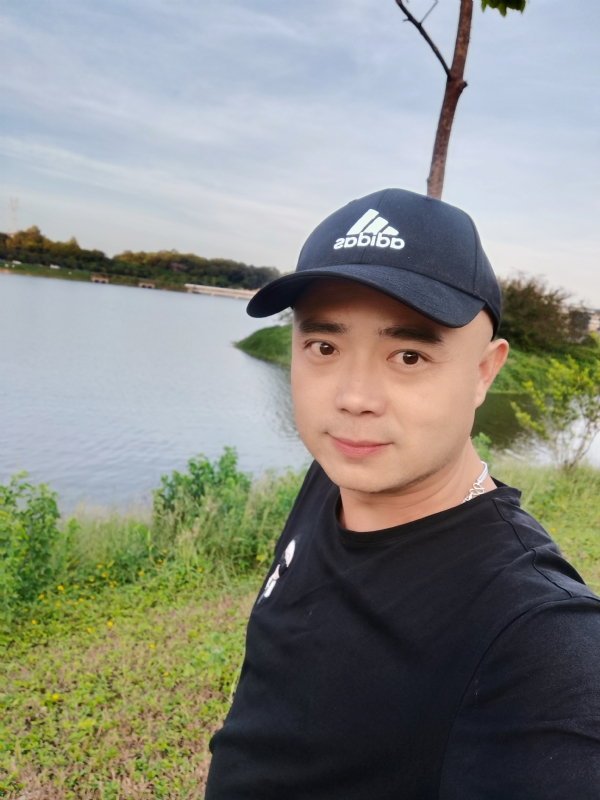 石头哥的第一张照片--石家庄相亲服务中心