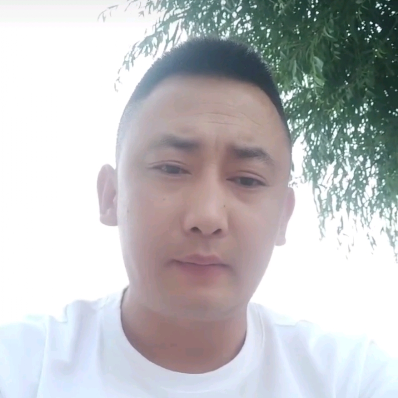 潇洒的第一张照片--石家庄相亲服务中心