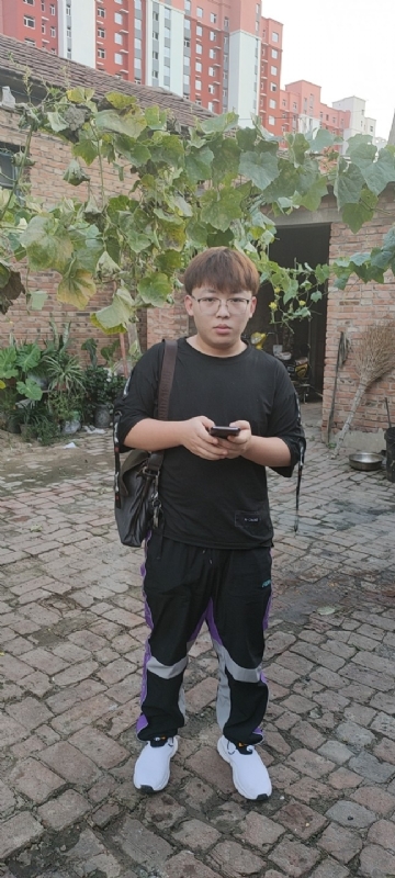 辛禹的第二张照片--石家庄相亲服务中心