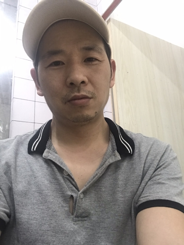 老何的第一张照片--石家庄相亲服务中心