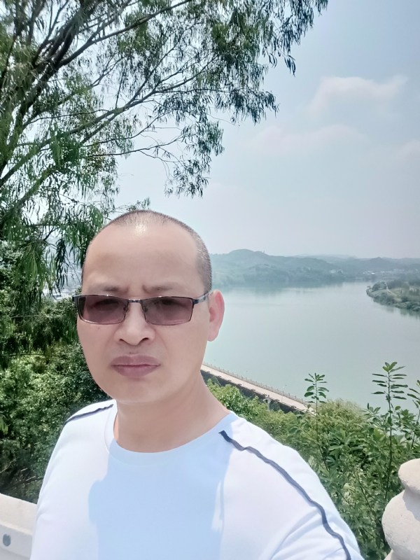 随缘随性的第一张照片--石家庄相亲服务中心