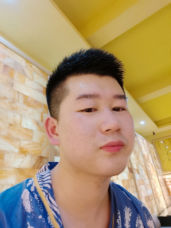 六月与阿十二的第一张照片--石家庄相亲服务中心