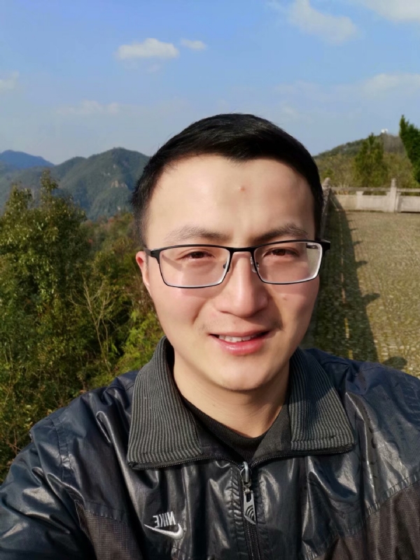 杨先生的第一张照片--石家庄相亲服务中心